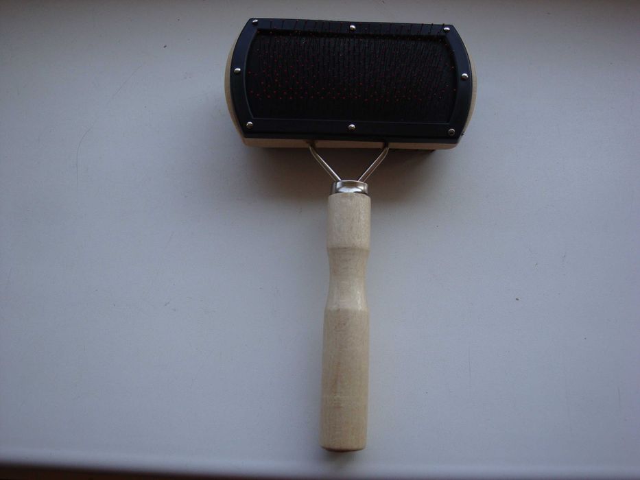 Щетка-пуходерка двусторонняя для собак 18*10 см дерево отлич состояние