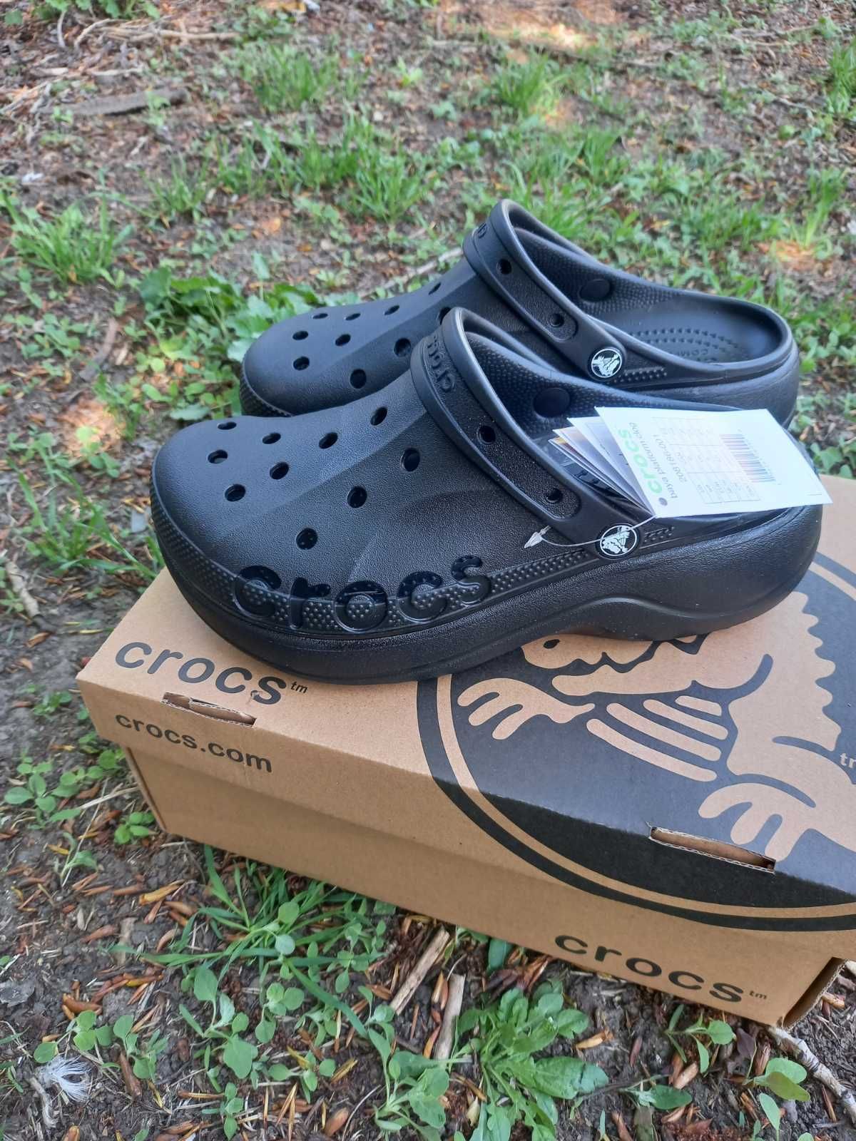 Женские кроксы Crocs Classic Mega Crush Black