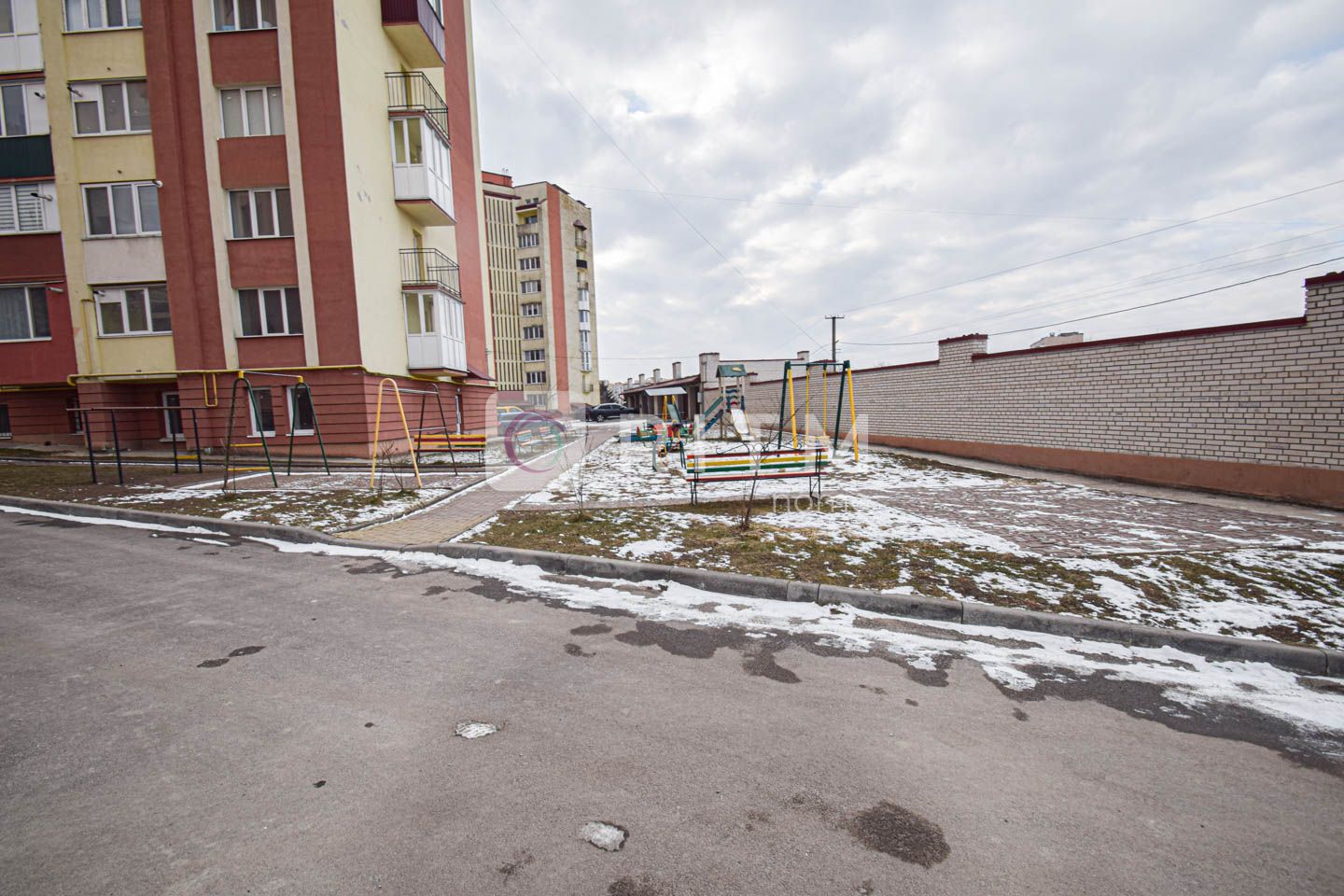 Продається 1к квартира в районі Оболоня з ремонтом і технікою.