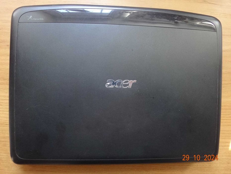 Ноутбук Acer Aspire 5520G и DVD-R Verbatim диски.