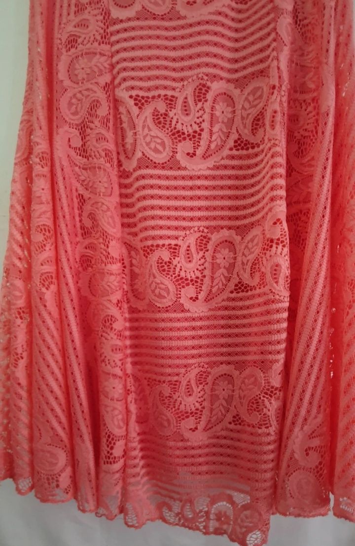 Vestido novo em renda coral-Tam.L