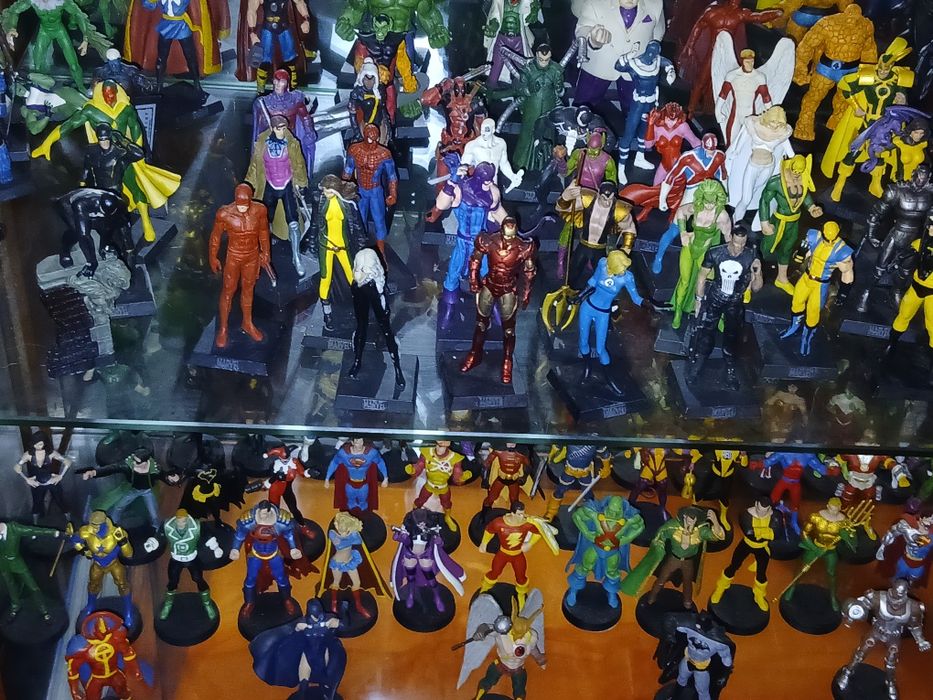 Coleção 1110 figuras mavel de chumbo  por  600 €