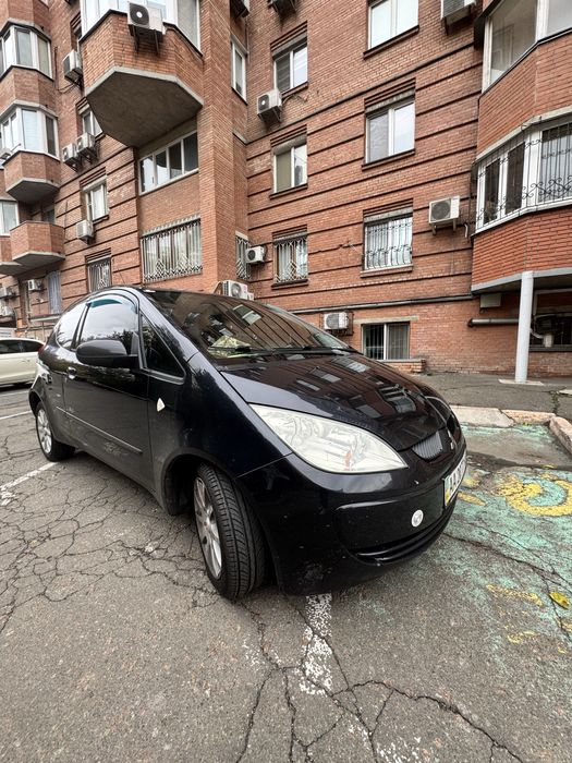 Mitsubishi Colt 2008 автомат купе 200 к пробег