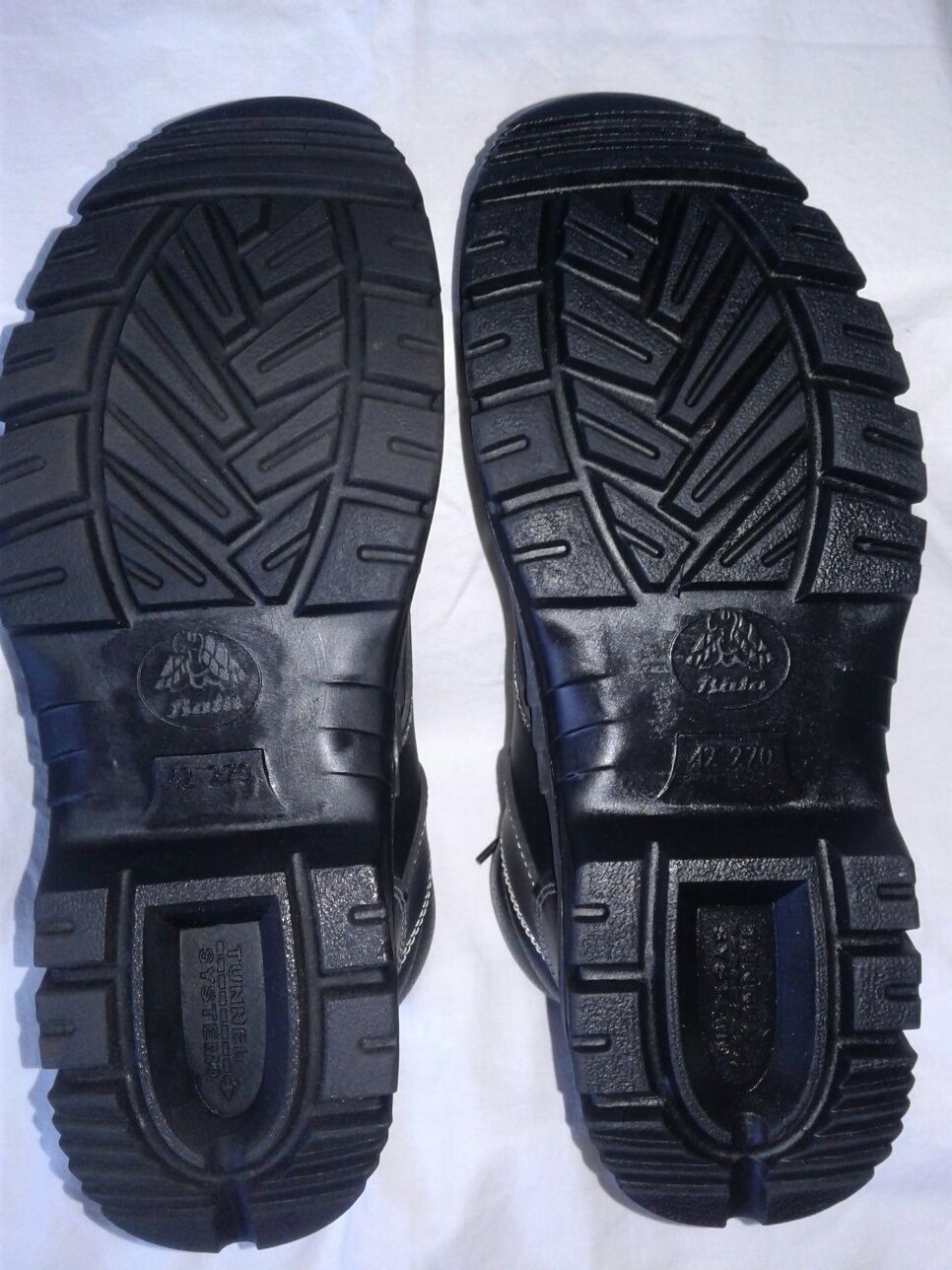 Nowe Buty 42 holenderskie  "bata"stockholm 2s3
