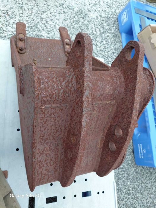 Balde de ferro para mini escavadora