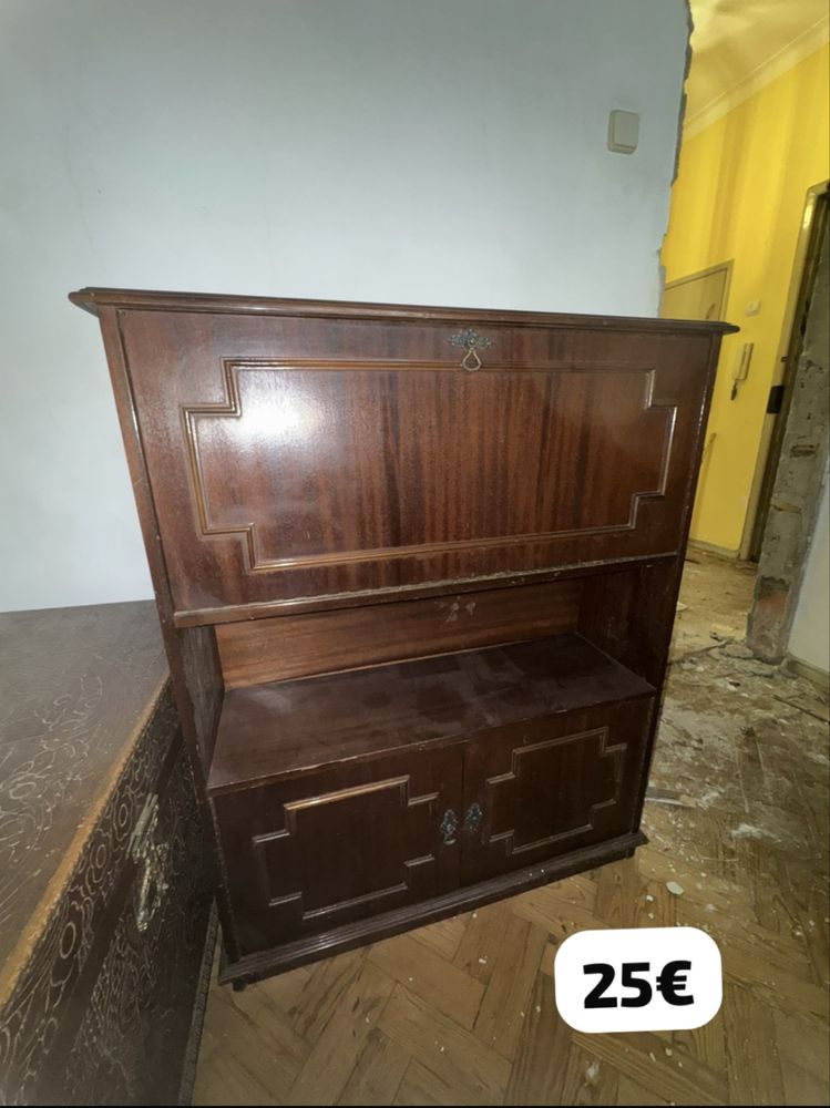 Moveis antigos a venda