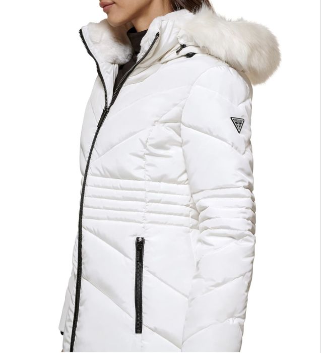 Куртка жіноча Guess S