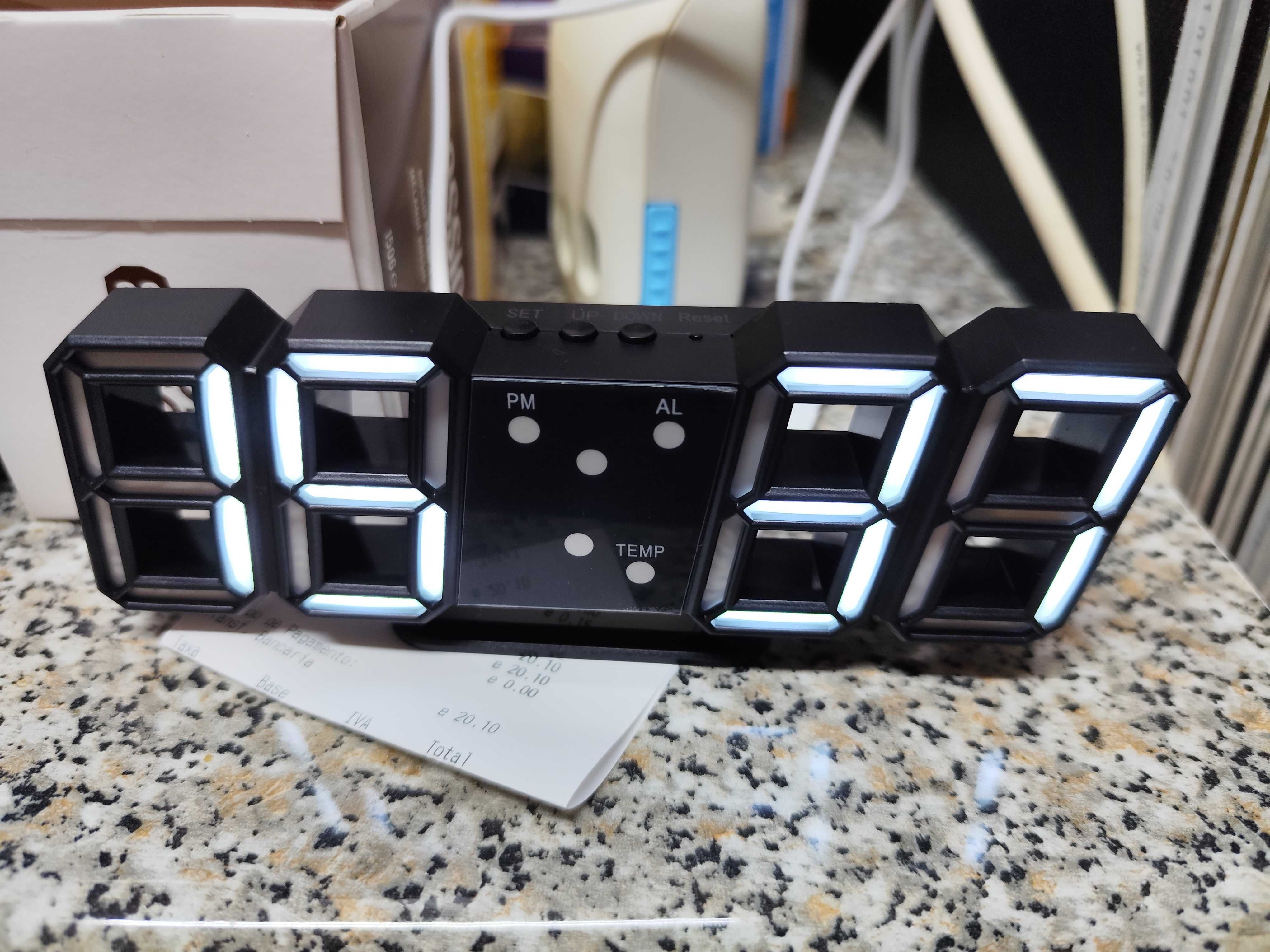 Relógio led digital de mesa etc