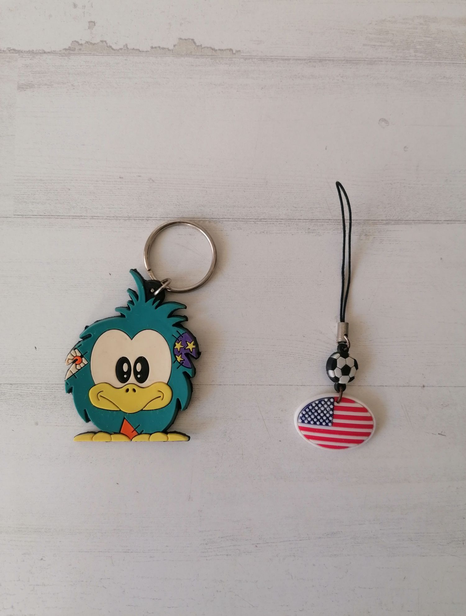 Coleção de Porta Chaves Keychains USA Futebol Angry Birds Berg