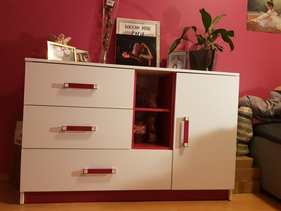 Różowe meble zestaw.