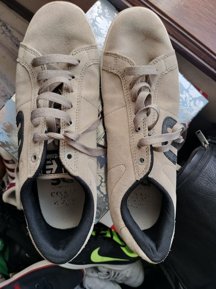 Sapatilhas etnies como novas
