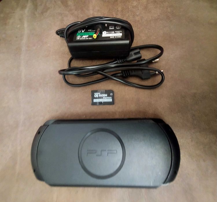PSP E1000 Street чудовий стан • Оригінальна зарядка + MicroSD адаптер