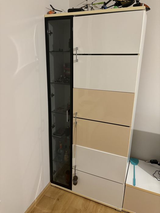 Zestaw mebli szafka wiszaca dwie male pod telewizor