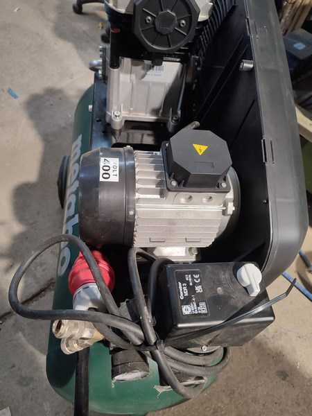 Kompresor tłokowy METABO Mega 350-100 D