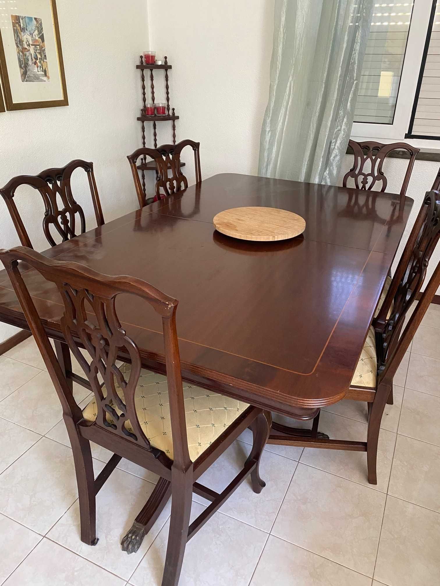 Mesa de Jantar em madeira maciça de Cerejeira