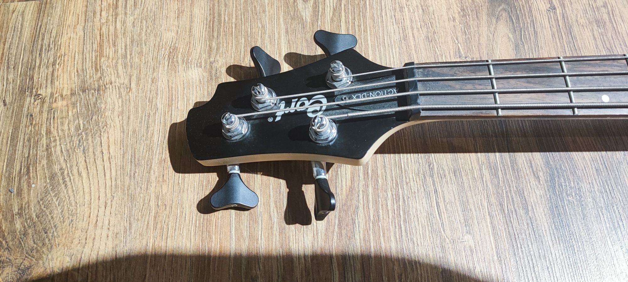 Бас гітара cort action dlx