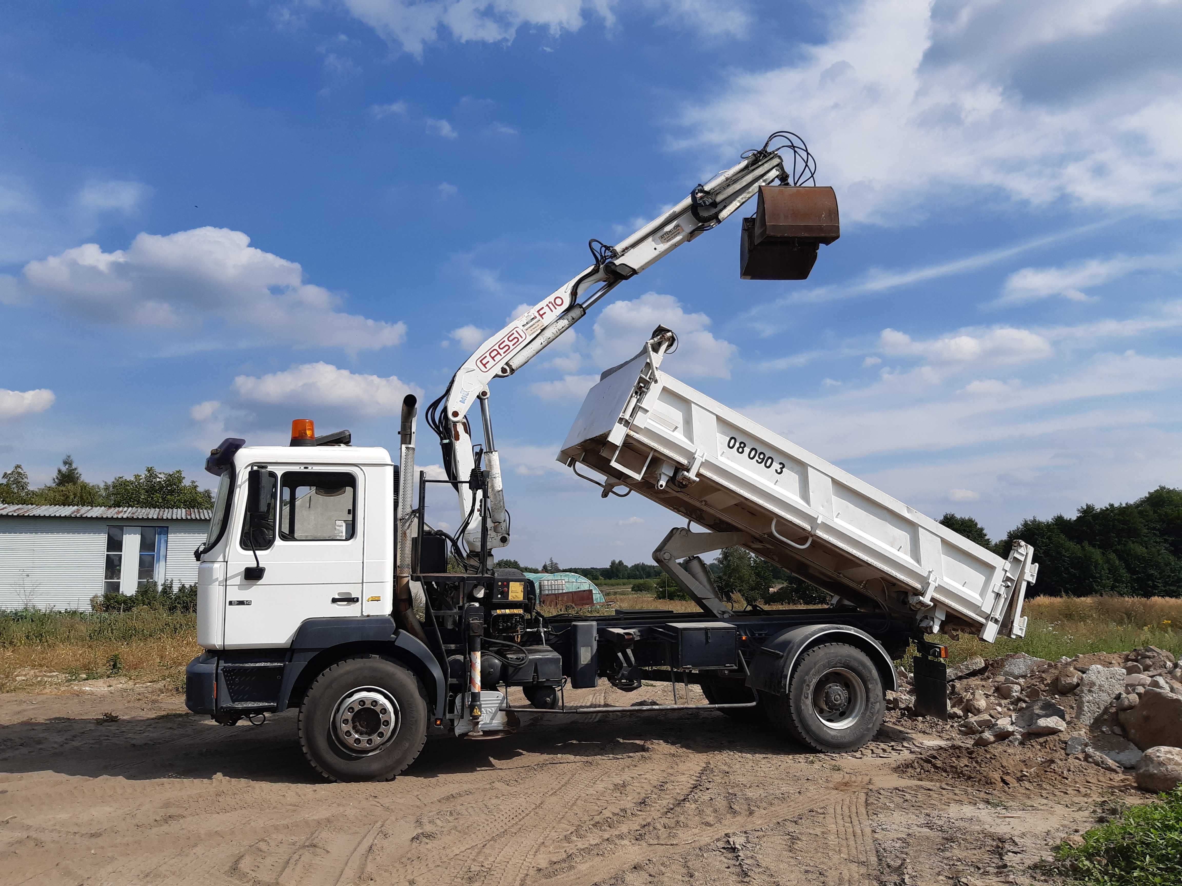 Wywóz gruzu ziemi Transport HDS minikoparka z młotem przeciski kretem