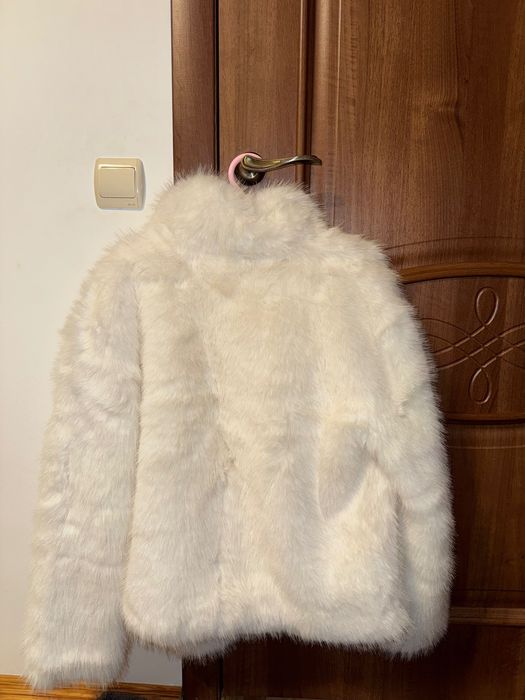 Нова біла зимова шубка, з бірочкою
