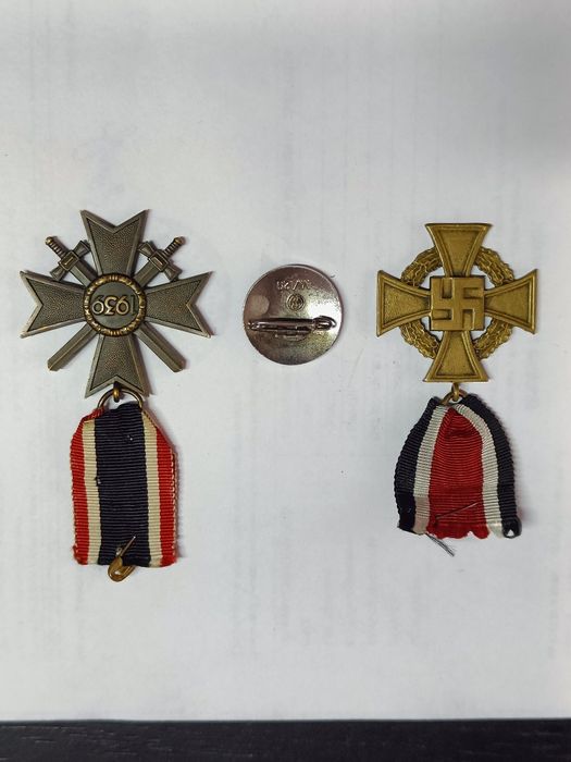 Продам старі значки