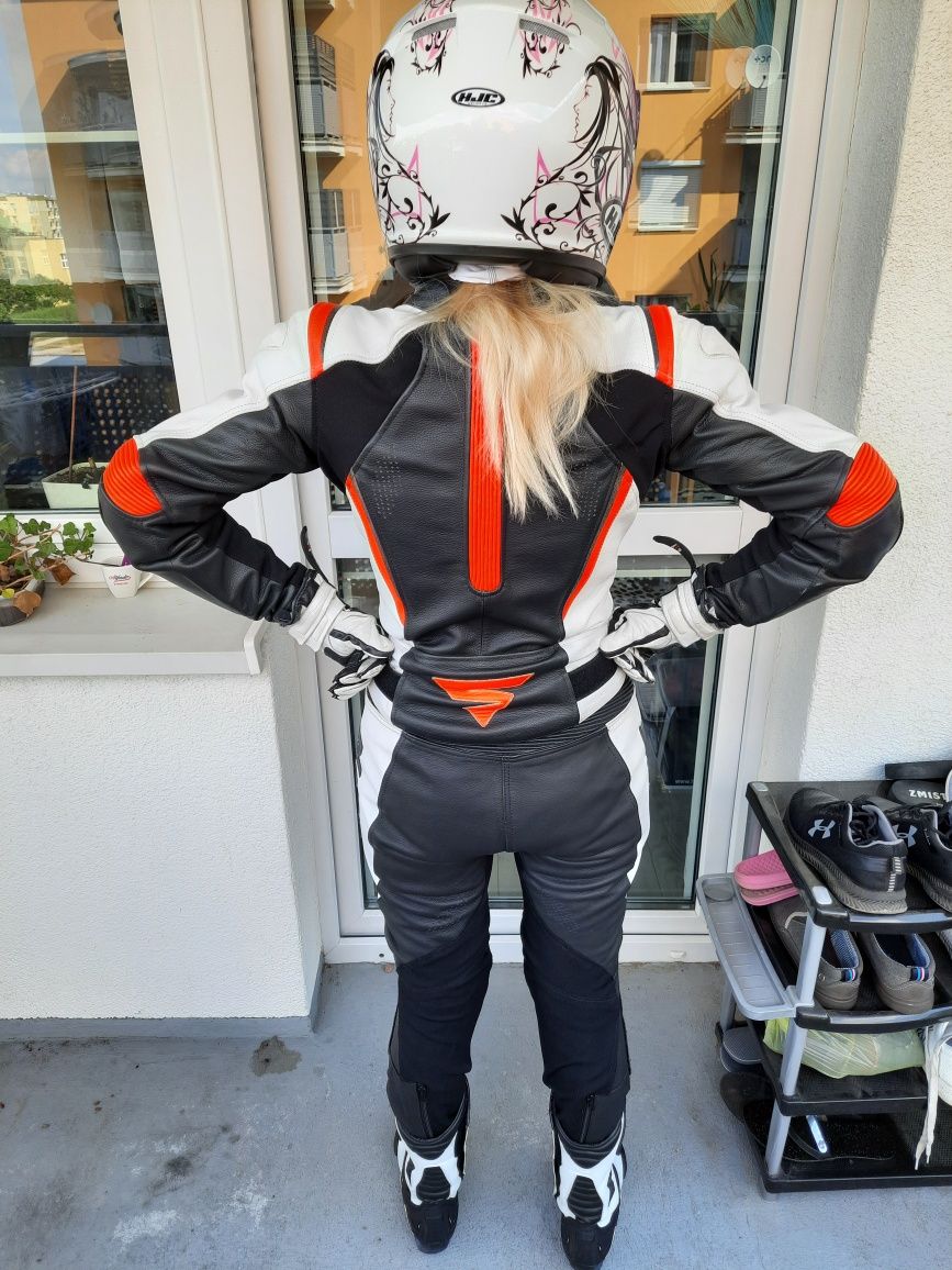 Dwa zestawy kompletów motocyklowych
