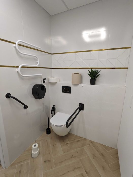 Gabinet lekarski na wynajem - nowy, klimatyzacja, internet