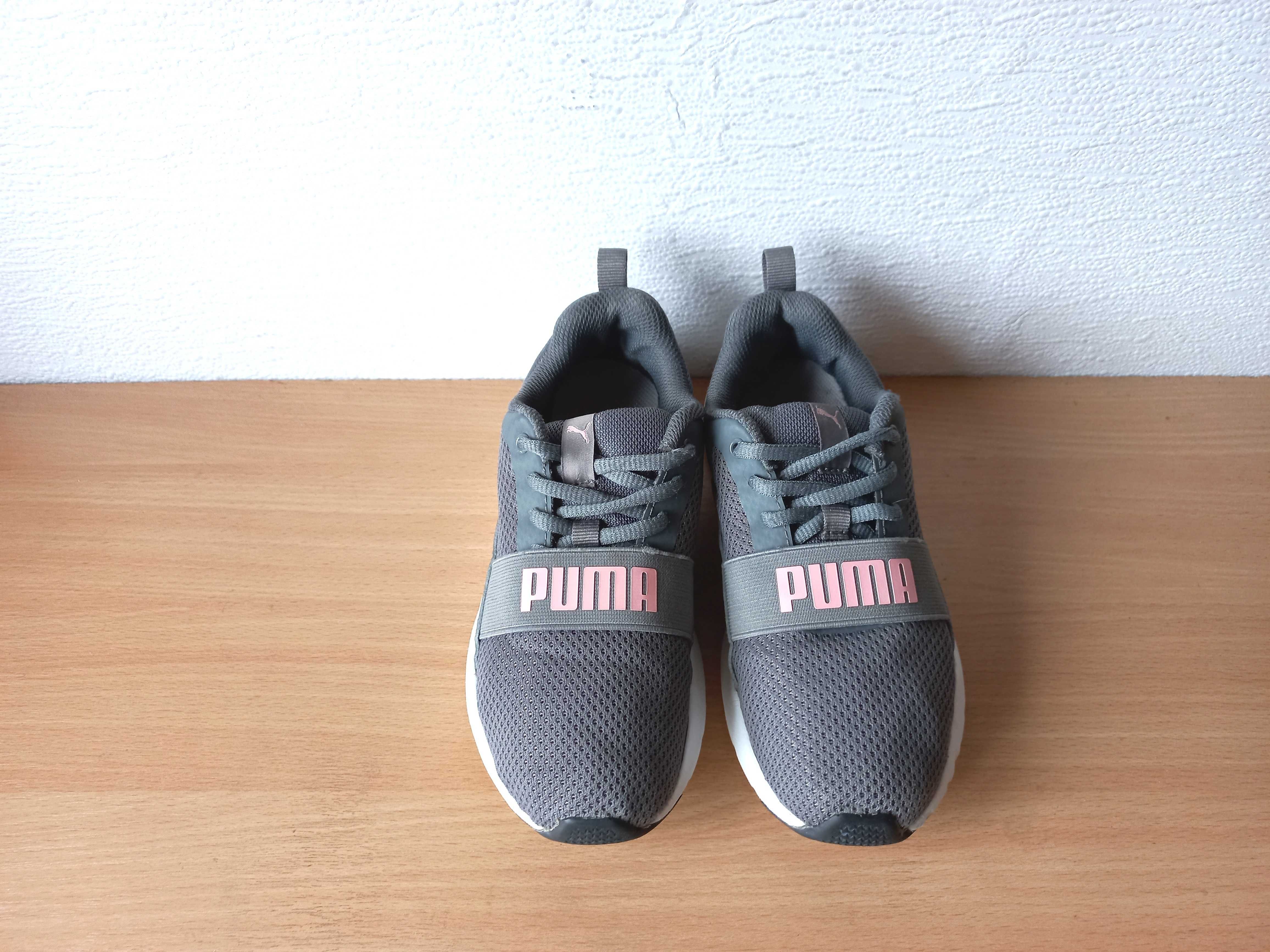 Класні кросівки Puma 34,5 р. устілка 22 см.