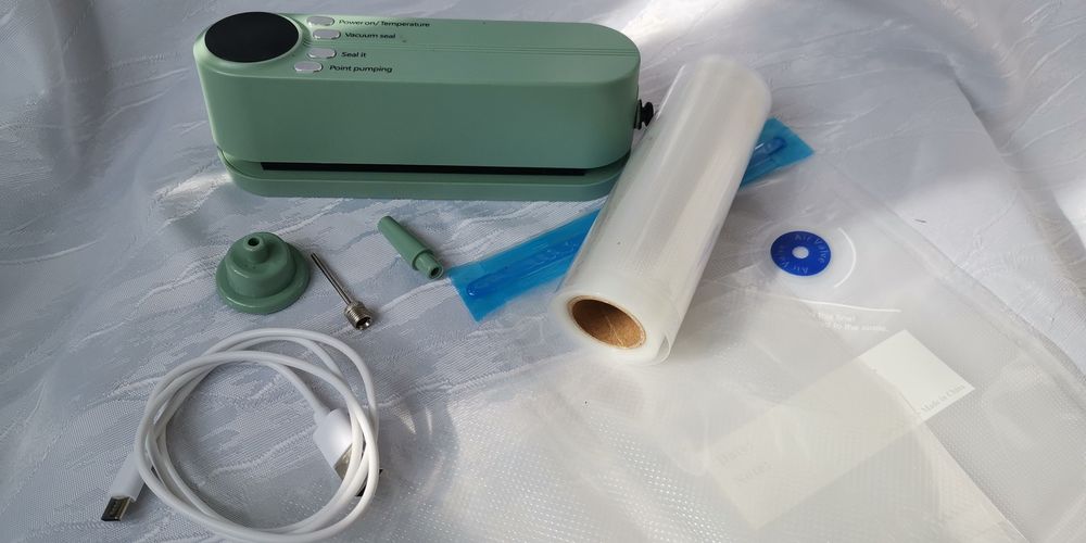 Вакууматор для збереження продуктів — новий, у комплекті