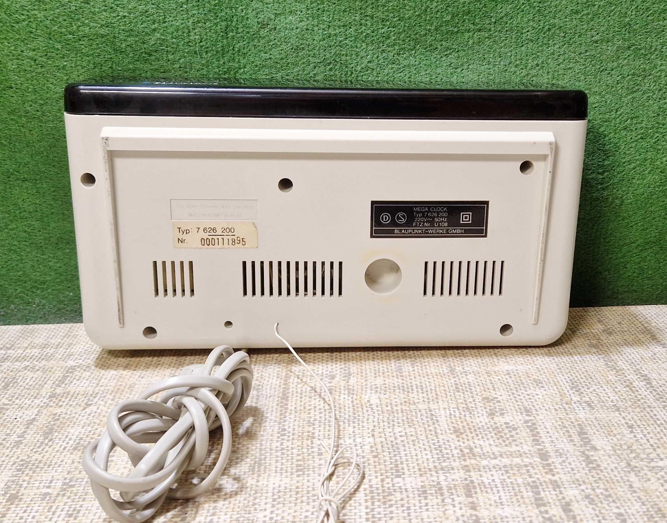 Stary radiobudzik Blaupunkt Mega Clock U108