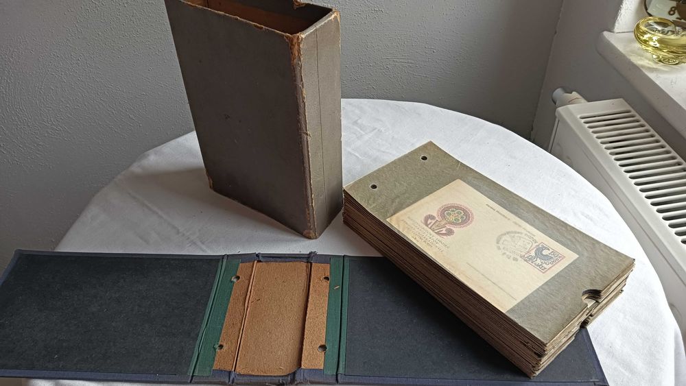 Stary klaser z pocztówkami + koperty+ znaczki . ZFP. Ruch Warszawa