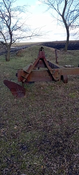 Плуг навісний 3-х корпусний Продам