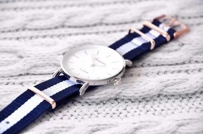 srebrny zegarek na pasku granatowy biały kwarcowy nowy elegancki