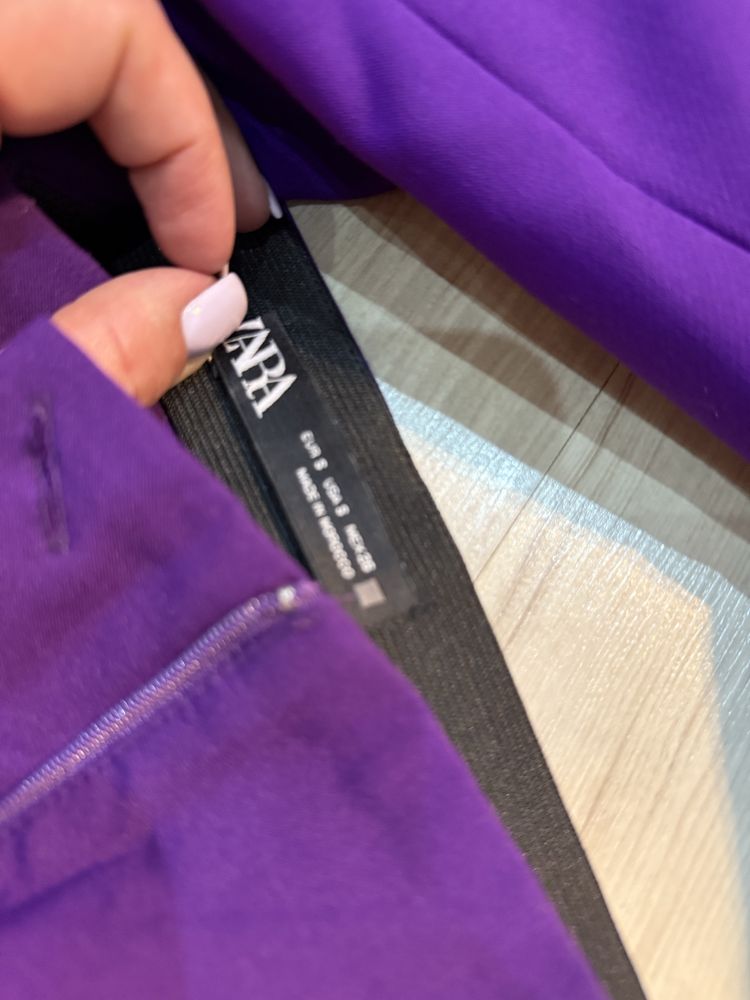 Продам костюм Zara