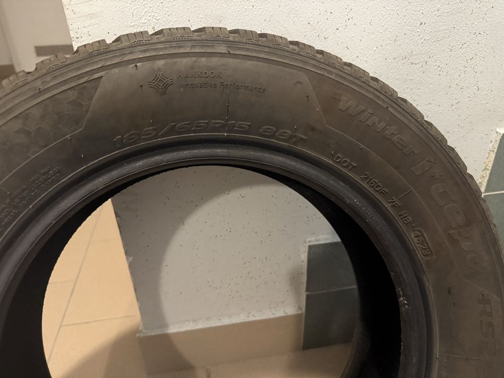 Komplet zimowych opon 185/65/15 Hankook Winter i*cept RS3