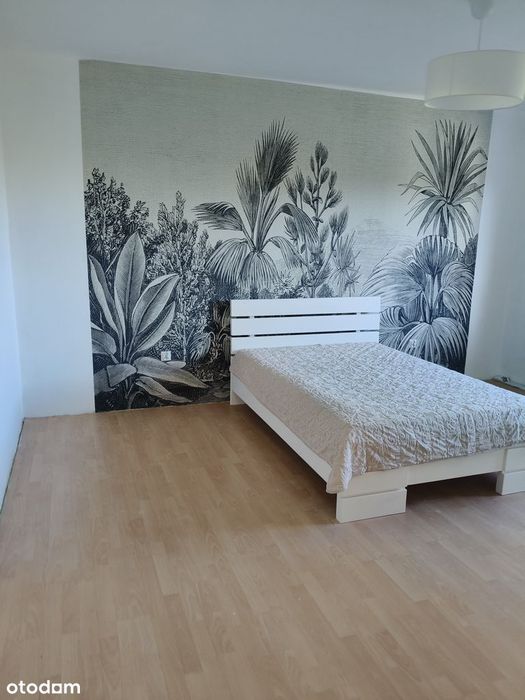 Sprzedam dom z dwoma niezależnymi wejściami.