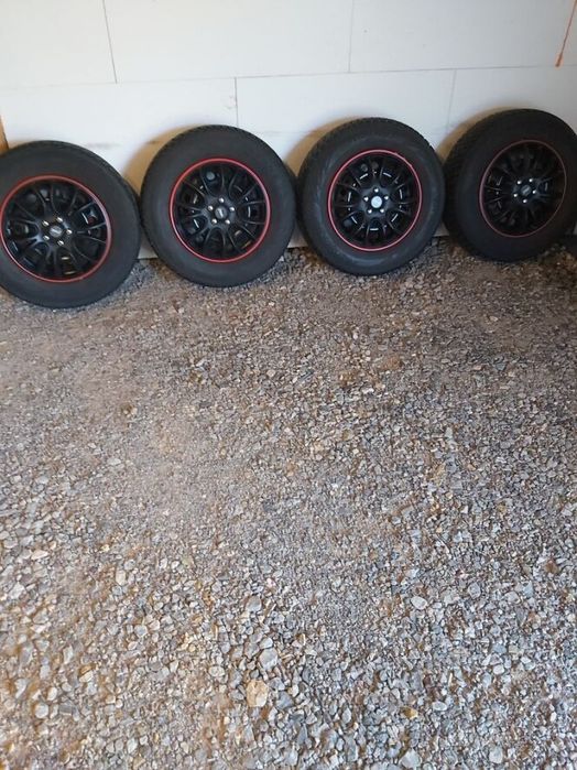 Sprzedam całe koła z czujnikami ciśnienia 215/70 R16