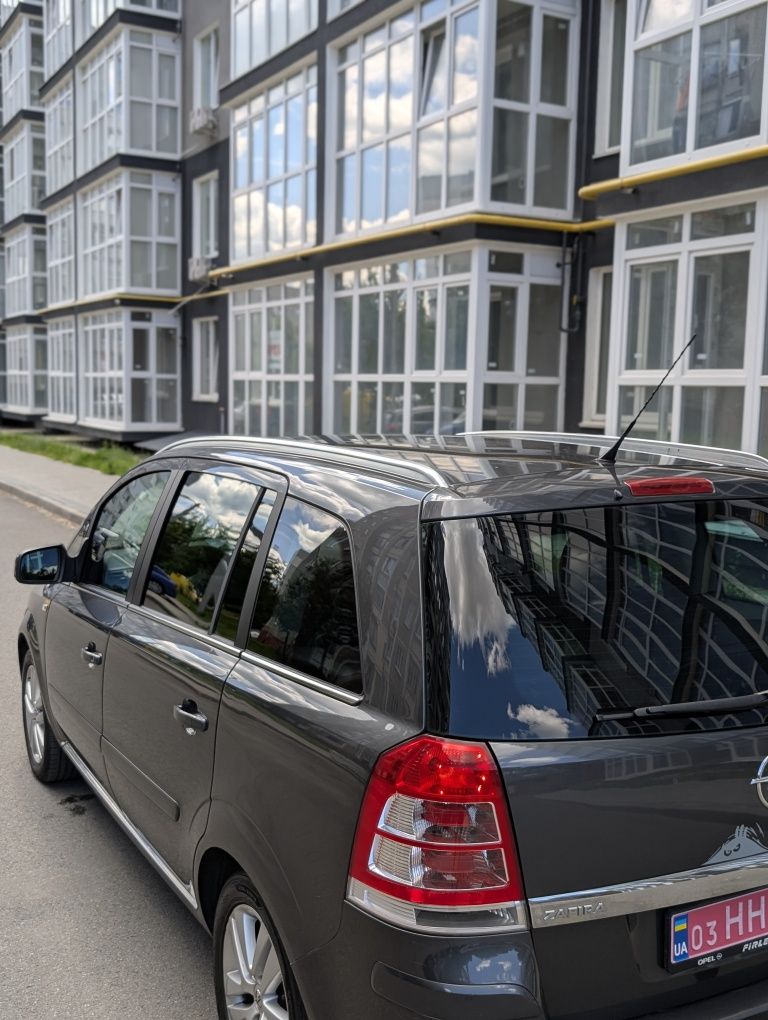 Opel Zafira 2010 року тільки що з Німеччини