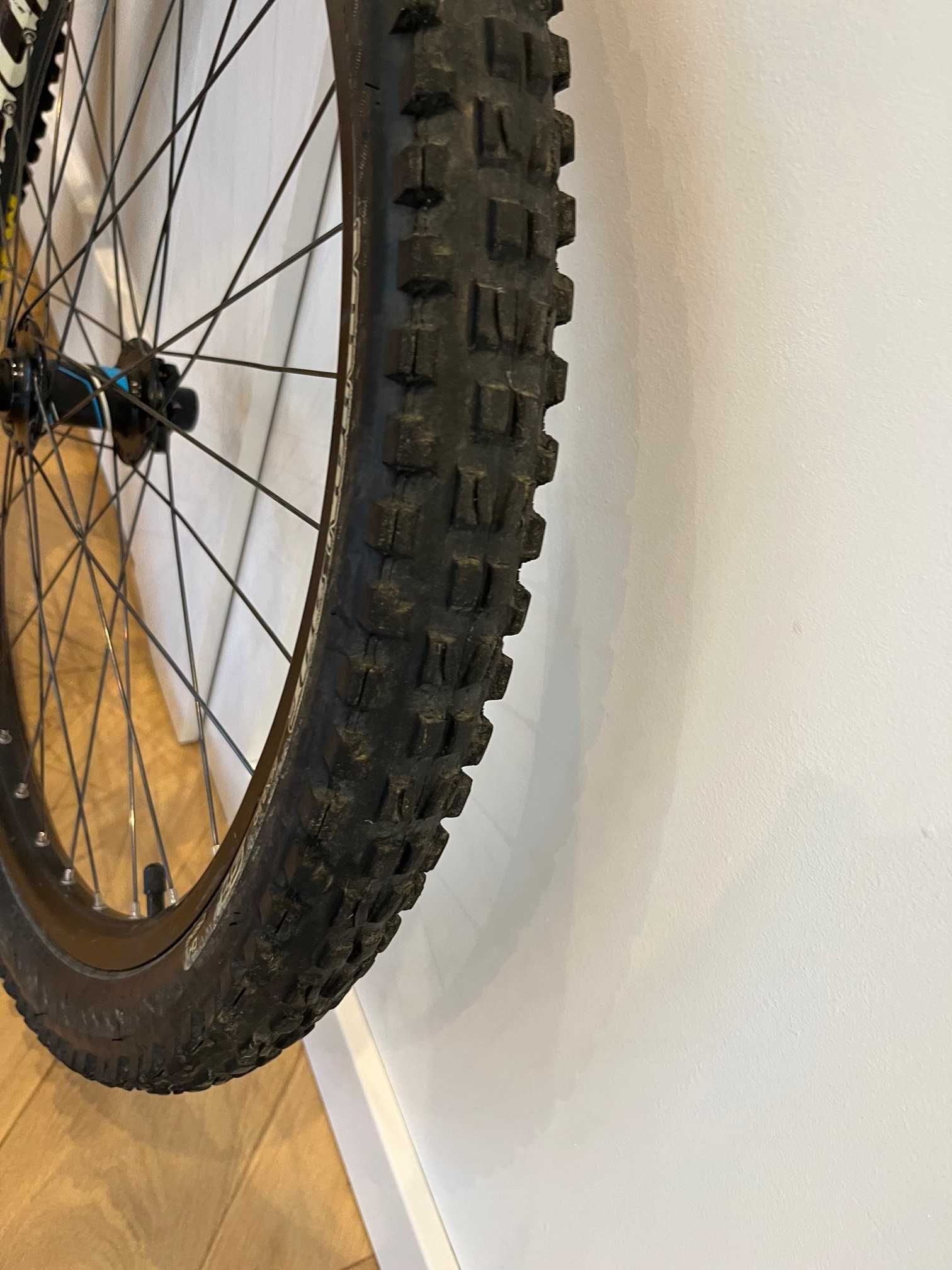 Koła Downhill 26" Syncros z oponami Maxis Minion