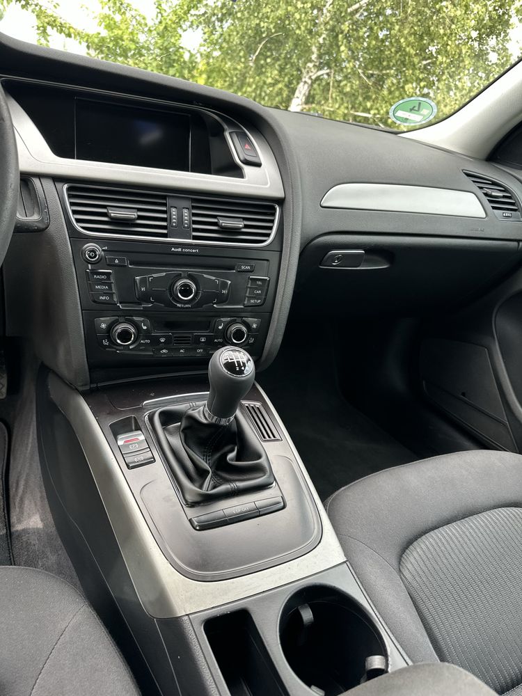 Audi A4 B8 2.0 TDI Avant 2008r Hak