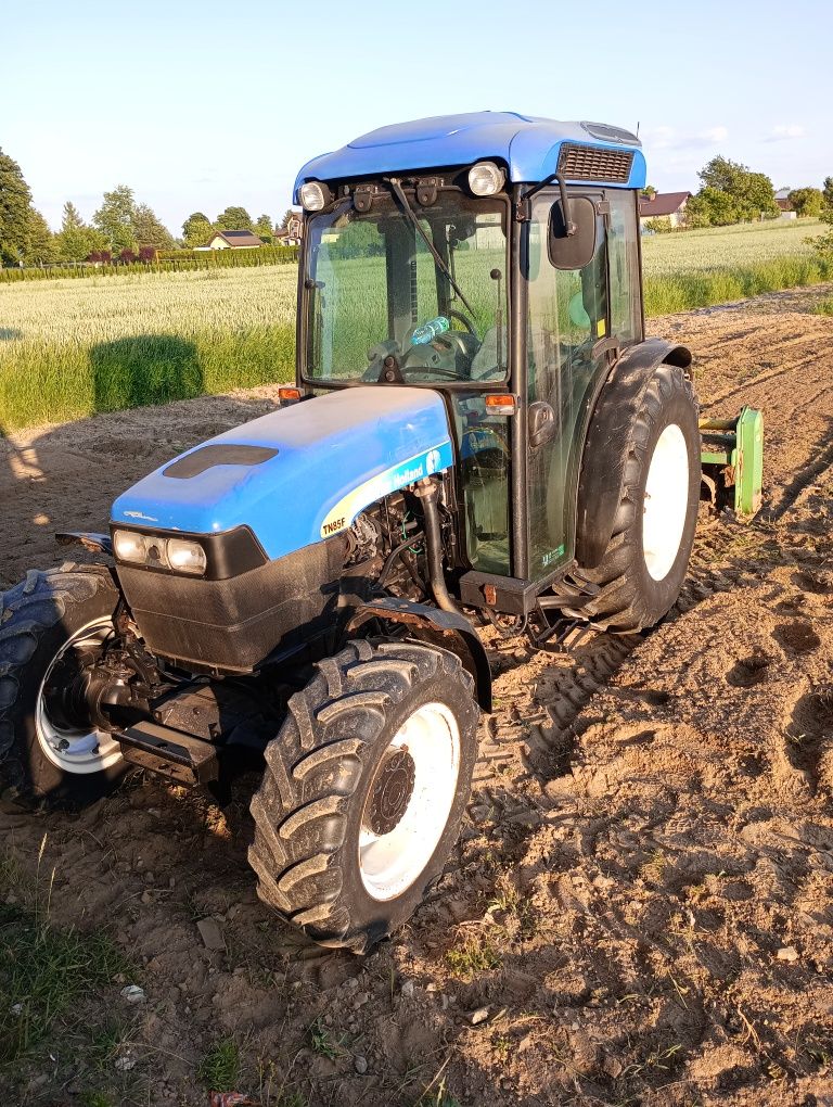 New Holland TN 85FA, 40km/h , sprawna Klima , hamulce na 4 koła
