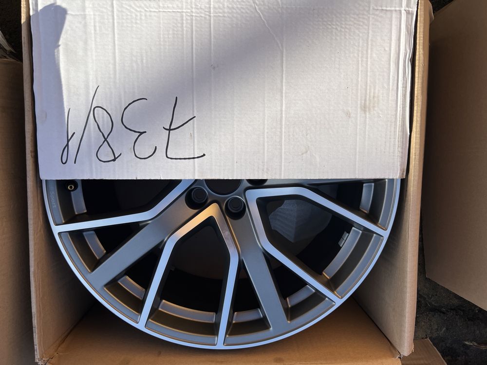 Felga 9,0x20 ET34 Audi A4 A5 RS oryginał 8W0 jak NOWA