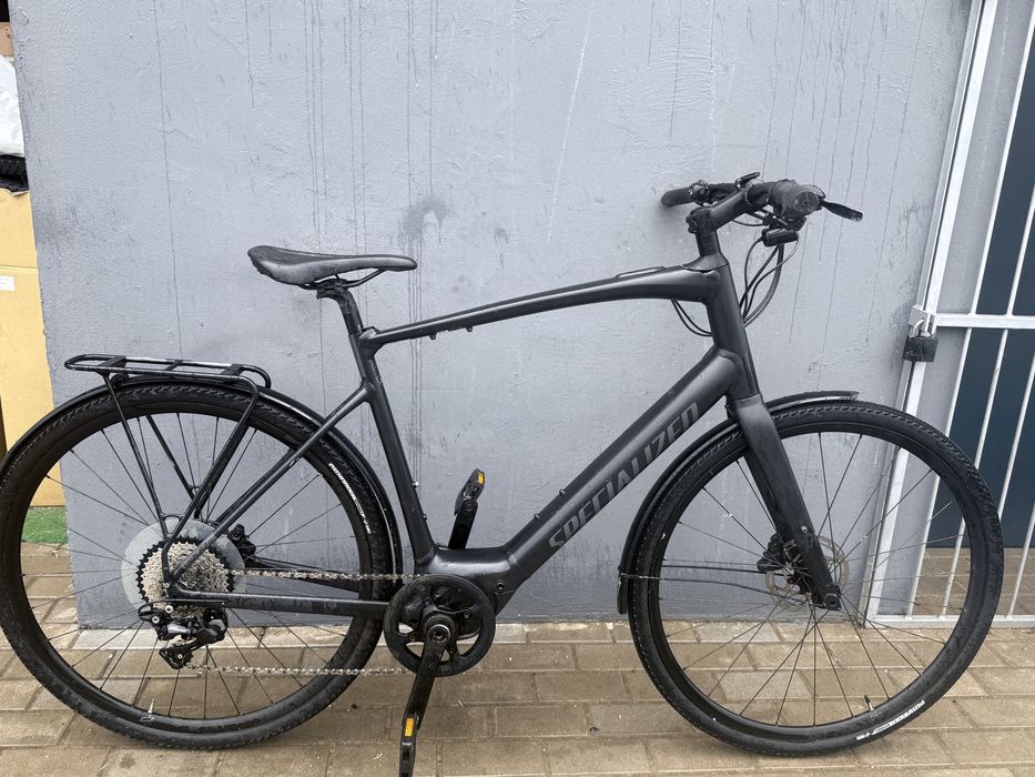 Rower elektryczny specialized miejski cross 2023
