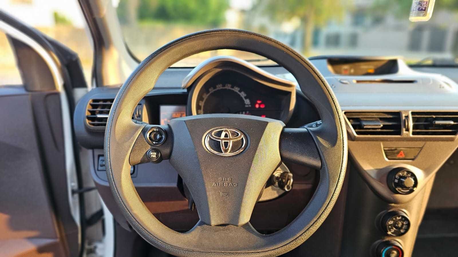 Toyota iQ 1.0 VVT-i (2010)