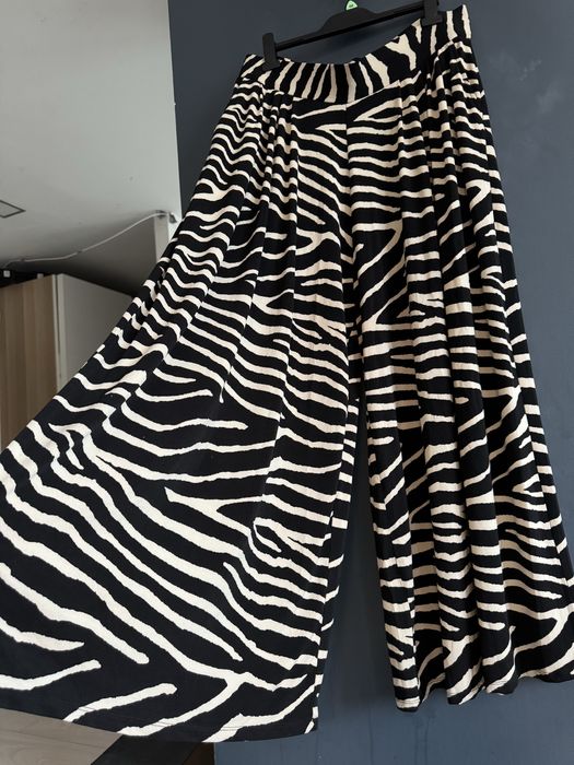 Szwedy dzwony bardzo szerokie spodnie materiałowe we wzór zebry