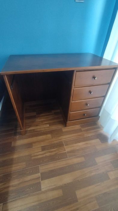 Mesa de escritório em madeira