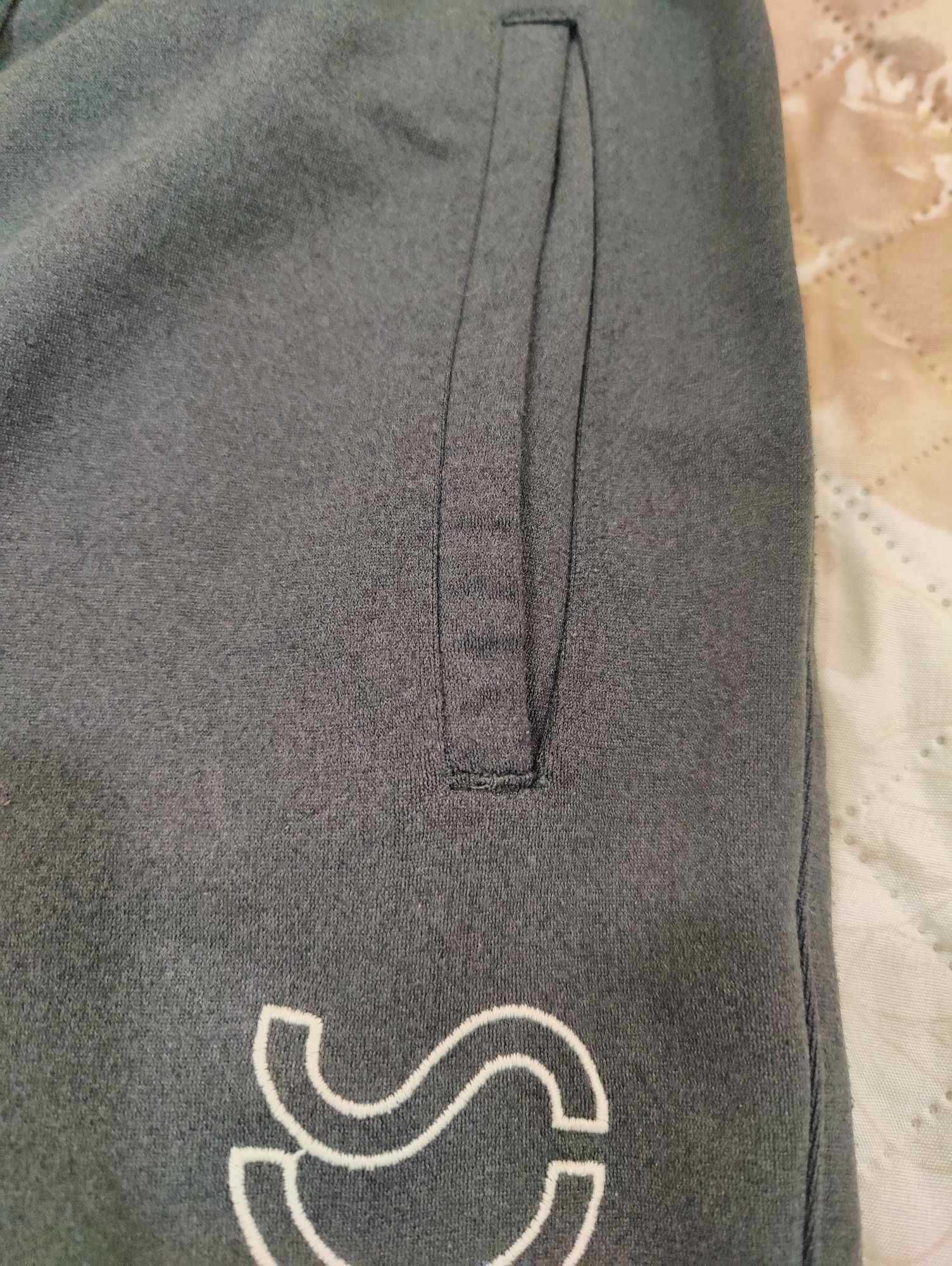 Calças de treino Asics tam. XL