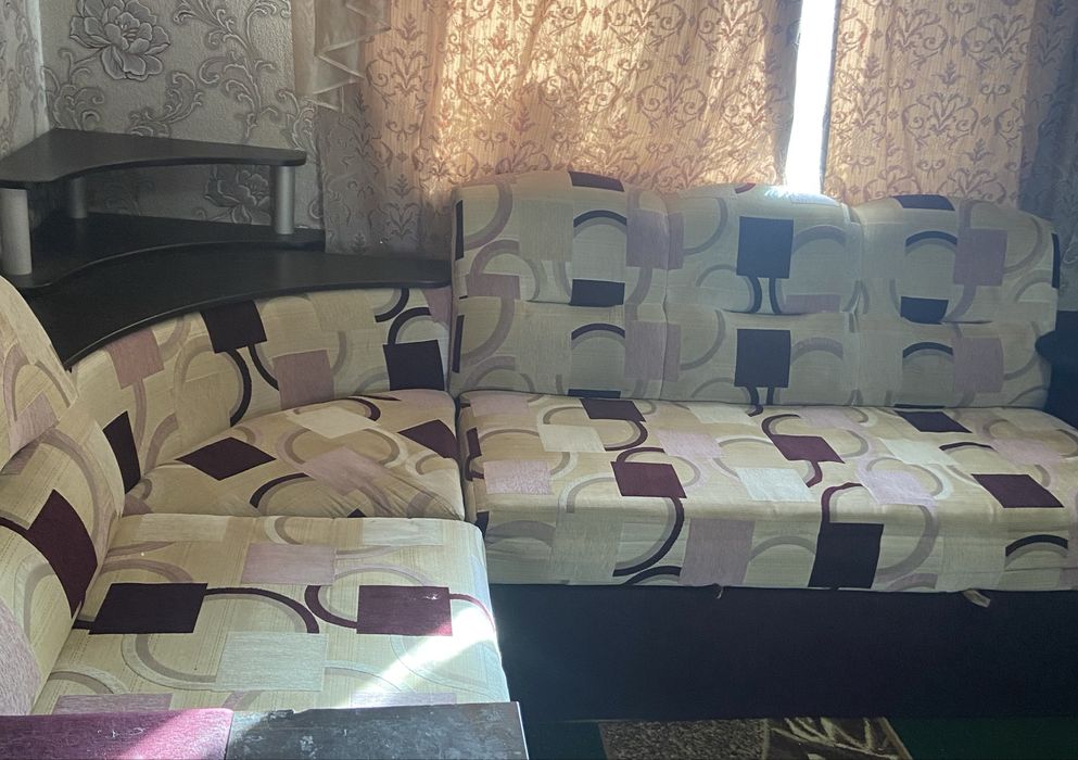 Продається диван б/у в хорошому стані.Самовивіз.