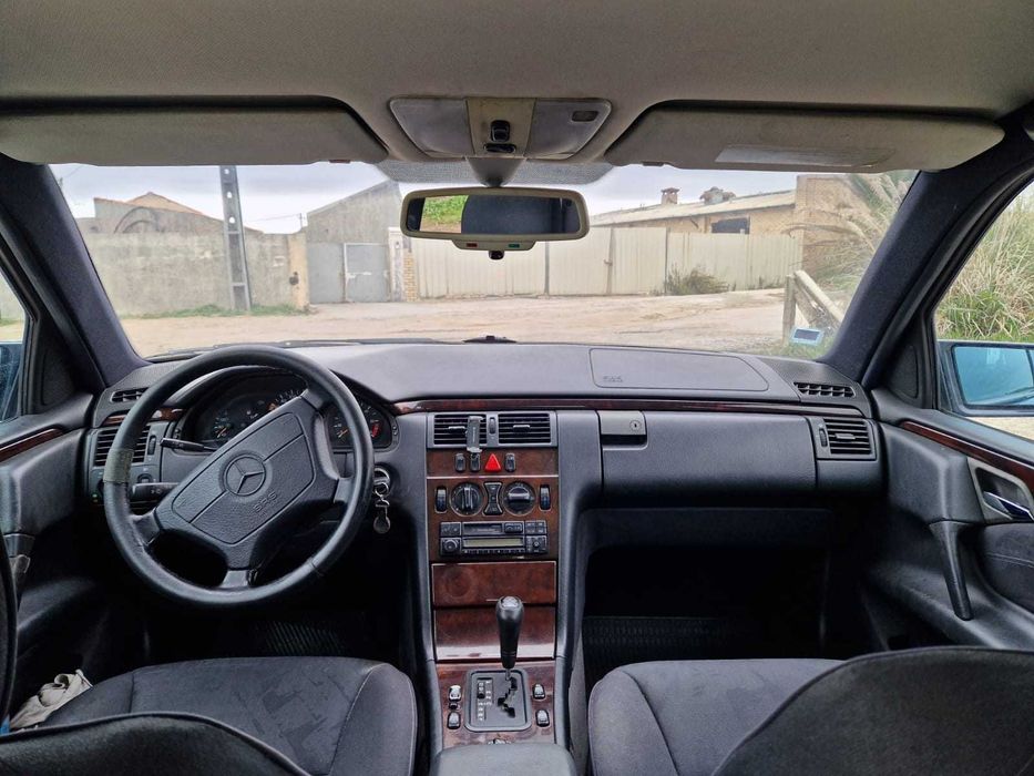 MERCEDES BENZ E200 Diesel 1 dono - Sábado /Domingo
