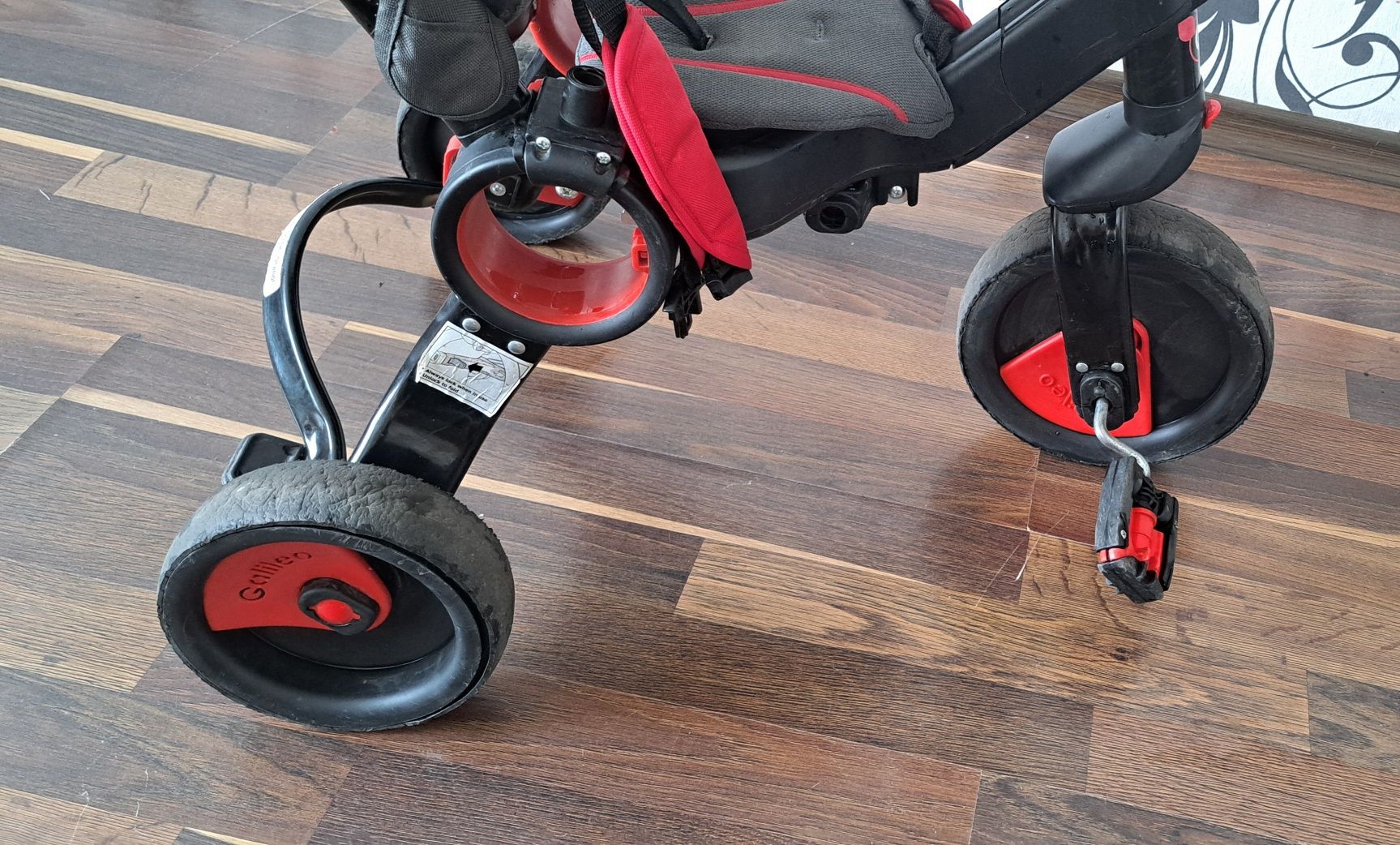 Триколісний велосипед Galileo Strollcycle Black/Red