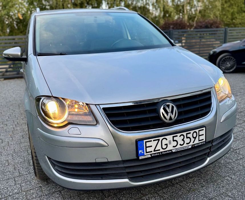 Volkswagen Touran 2010р 2.0 TDI