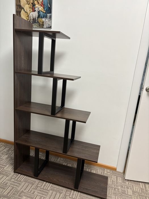 Полиця сходинки, стелаж для книг